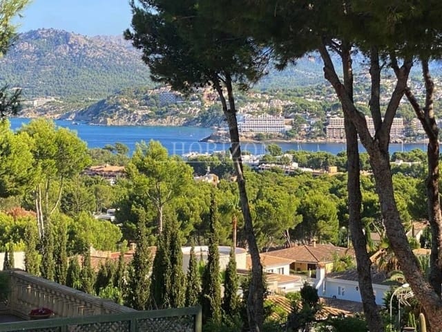 5 bedroom Villa for sale in Santa Ponsa with pool garage - € 3,950,000 (Ref: 8481232)