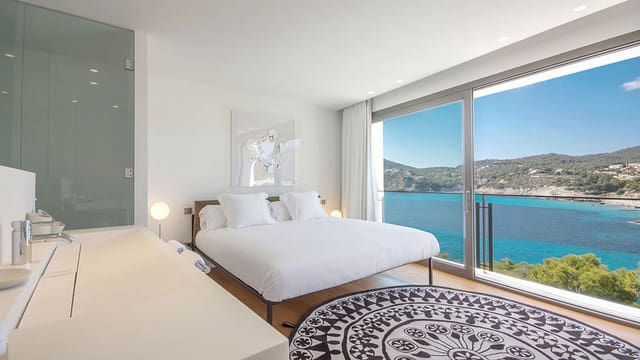 4 sypialnia Willa na sprzedaż w Es Camp De Mar / El Camp De Mar, Andratx z basenem garażem - 11 500 000 € (Ref: 8481233)