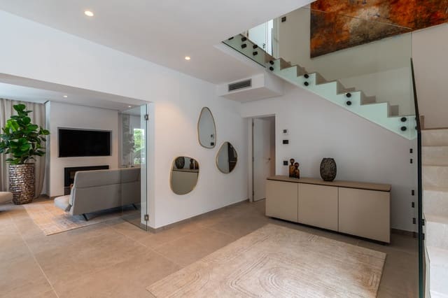 4 soveværelse Villa til salg i Playa de Palma, Palma de Mallorca med garage - € 1.680.000 (Ref: 8536171)