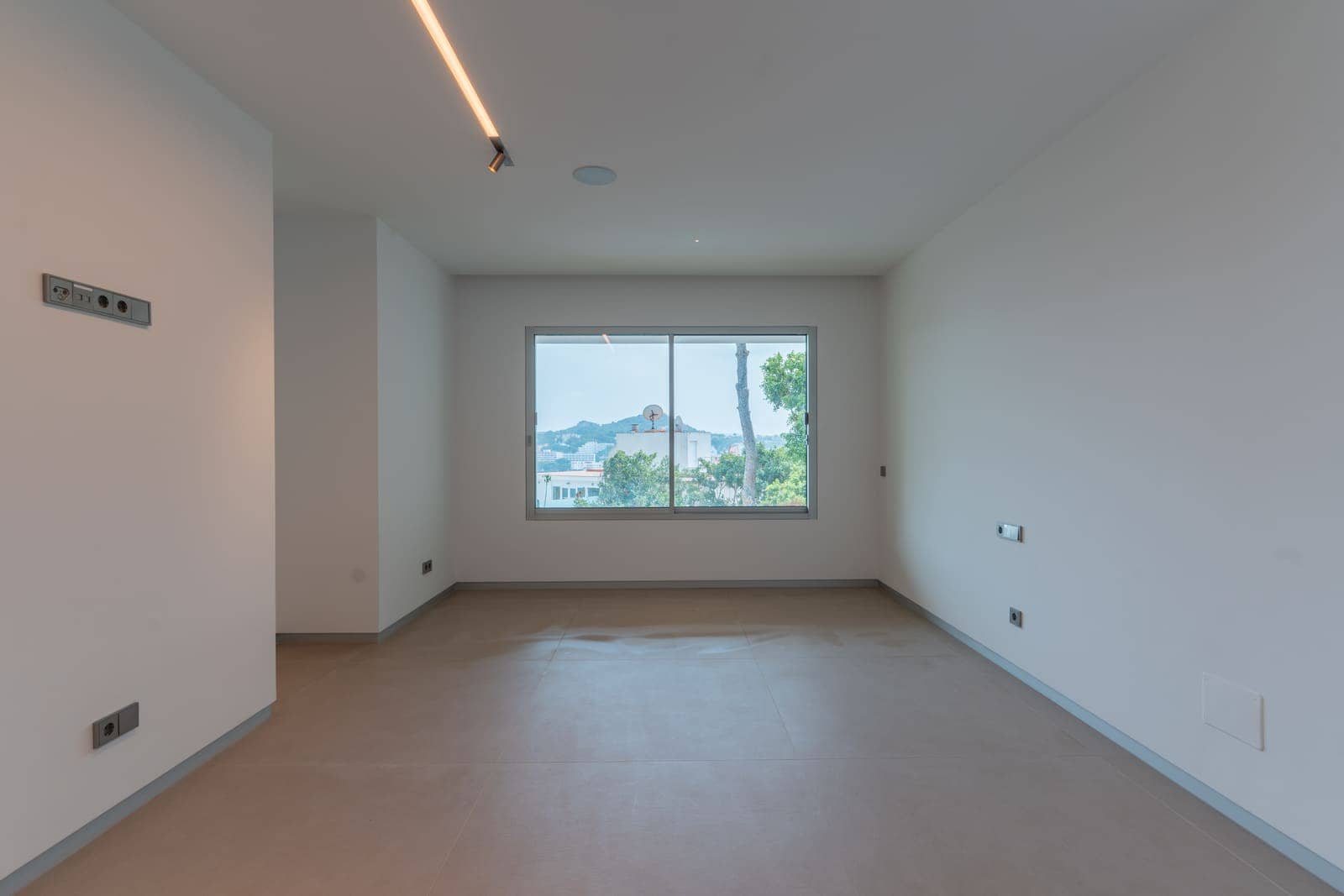 4 bedroom Villa for sale in Costa de la Calma with pool garage - € 4,250,000 (Ref: 8559101)