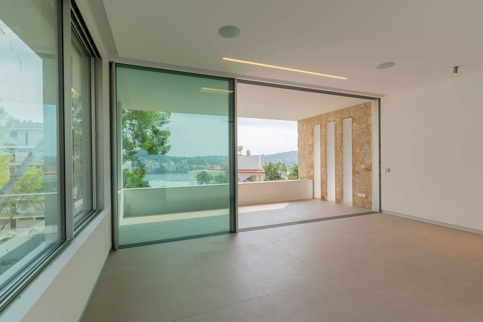 4 bedroom Villa for sale in Costa de la Calma with pool garage - € 4,250,000 (Ref: 8559101)