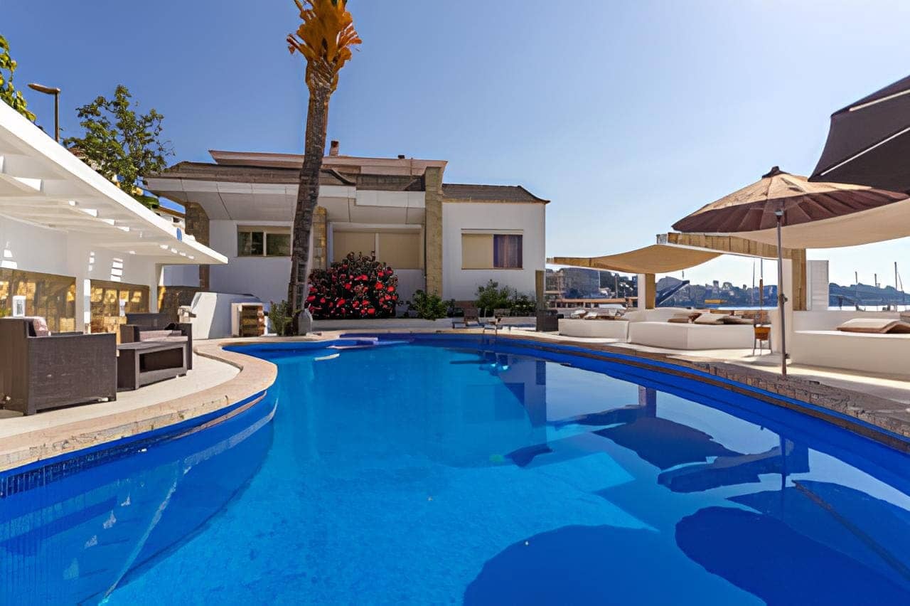 3 soveværelse Lejlighed til leje i Cala Mayor med swimmingpool - € 4.250 (Ref: 8671460)