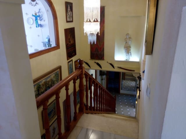 6 sypialnia Willa na sprzedaż w Santa Ponsa, Calvià z basenem garażem - 2 150 000 € (Ref: 8879158)