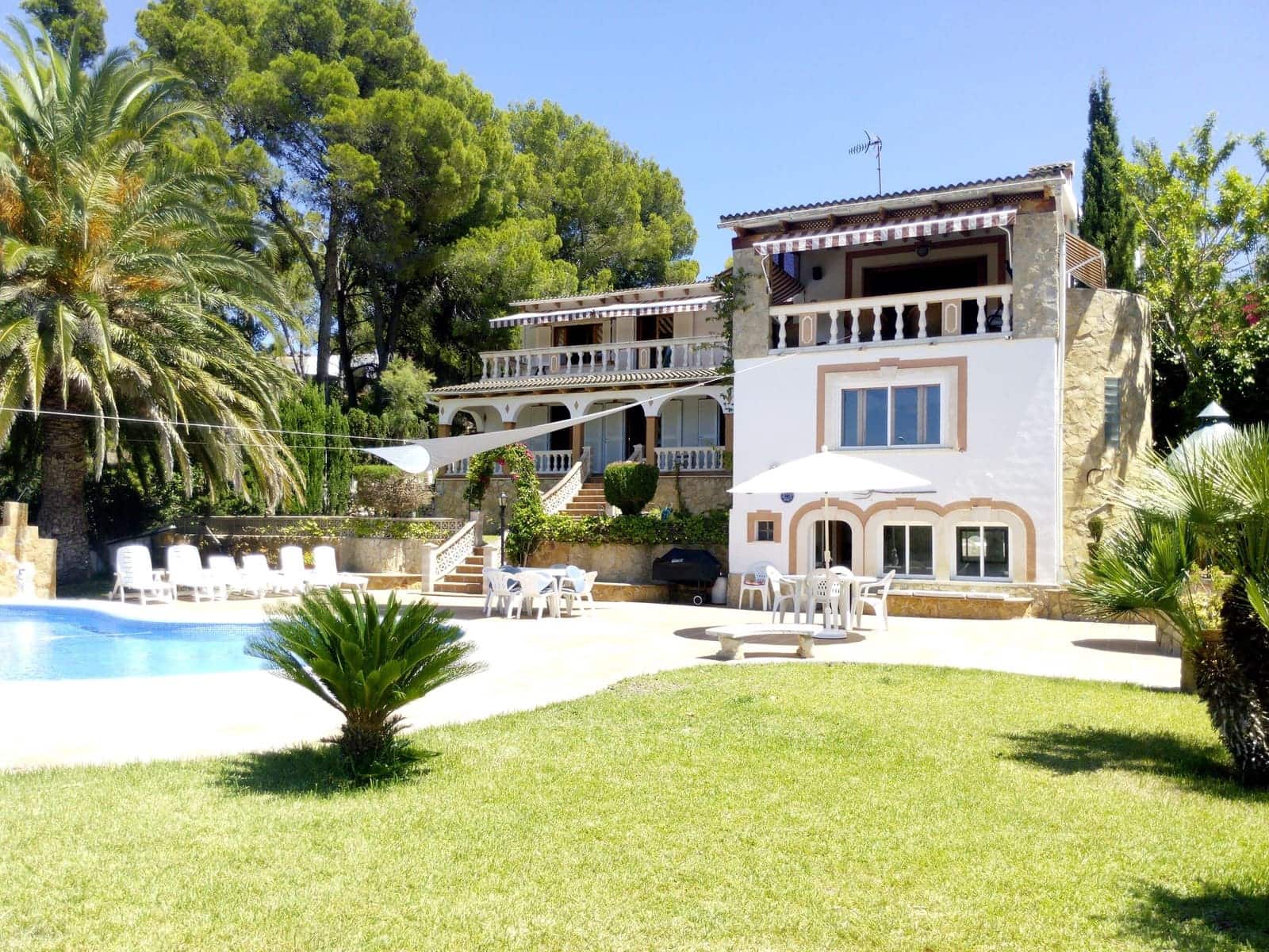 Chalet de 6 habitaciones en Santa Ponsa en venta con piscina garaje - 2.150.000 € (Ref: 8879158)