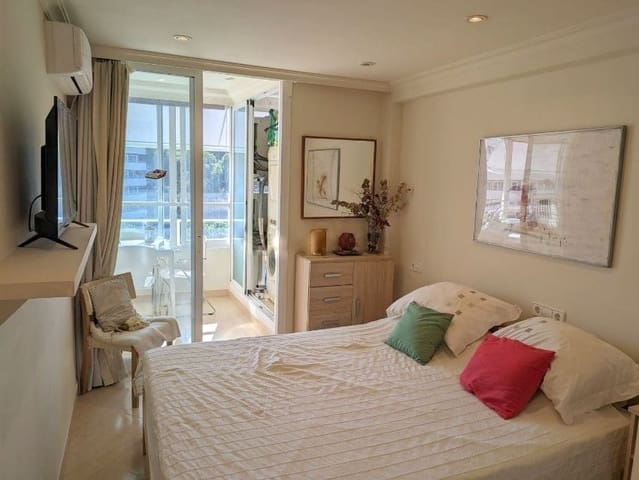 2 slaapkamer Flat te koop in Portals Nous, Calvià met garage - € 395.000 (Ref: 8931770)