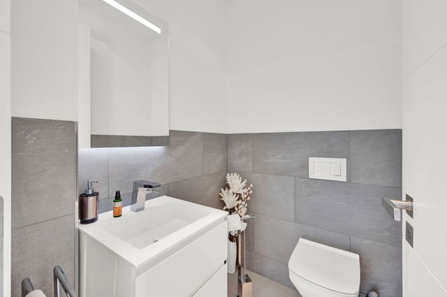 4 soverom Villa til salgs i Santa Ponsa, Calvià med svømmebasseng garasje - € 5 900 000 (Ref: 9002775)