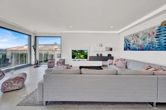 4 soverom Villa til salgs i Santa Ponsa, Calvià med svømmebasseng garasje - € 5 900 000 (Ref: 9002775)