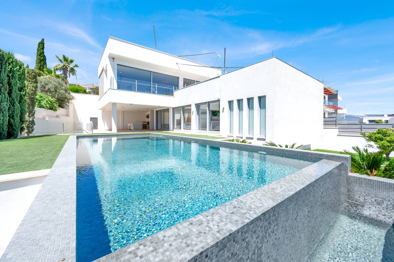 4 soverom Villa til salgs i Santa Ponsa med svømmebasseng garasje - € 5 900 000 (Ref: 9002775)