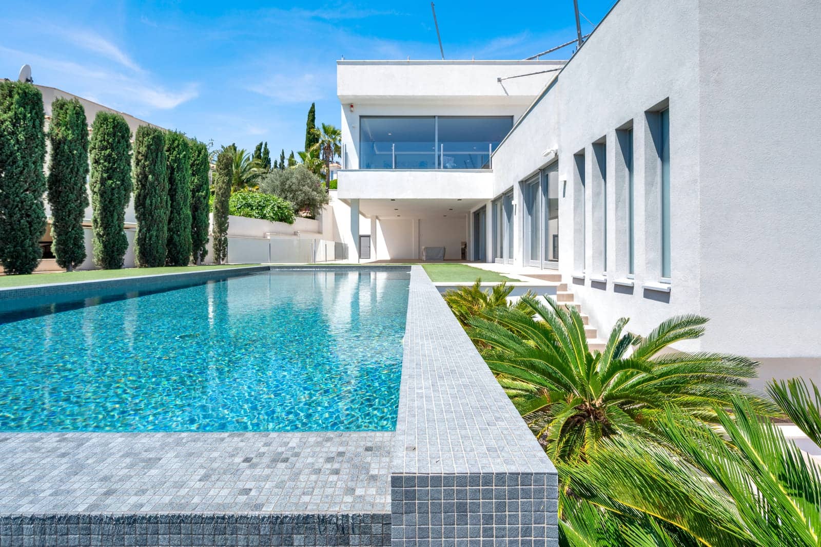 4 soverom Villa til salgs i Santa Ponsa med svømmebasseng garasje - € 5 900 000 (Ref: 9002775)