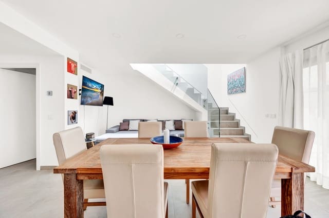 Ático de 2 habitaciones en Santa Ponsa, Calvià en venta con piscina garaje - 1.085.000 € (Ref: 9017190)