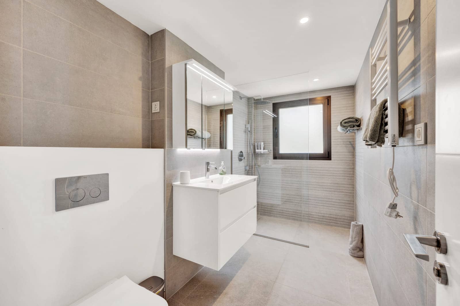 2 sypialnia Penthouse na sprzedaż w Santa Ponsa z basenem garażem - 1 085 000 € (Ref: 9017190)