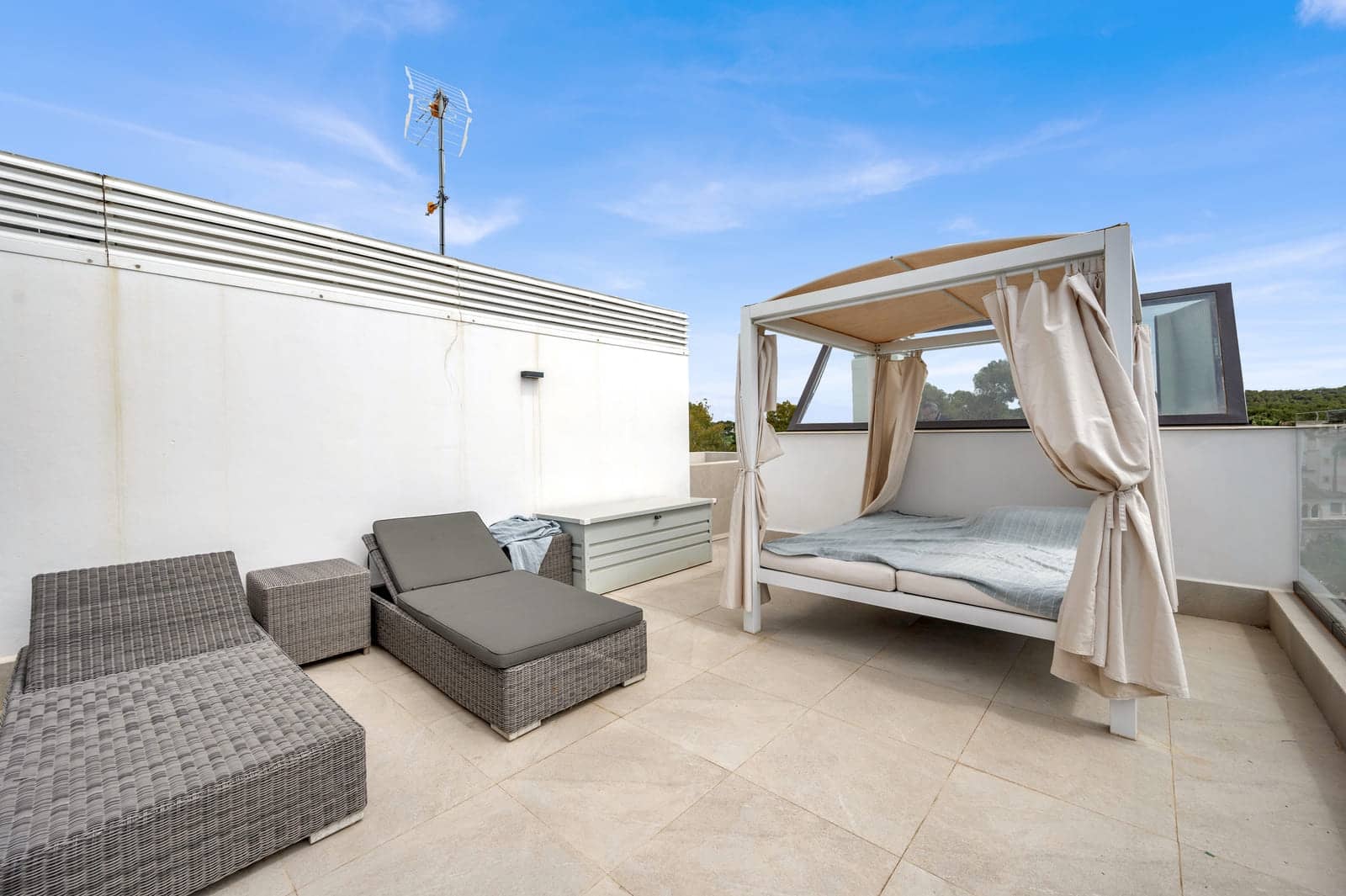 2 sypialnia Penthouse na sprzedaż w Santa Ponsa z basenem garażem - 1 085 000 € (Ref: 9017190)