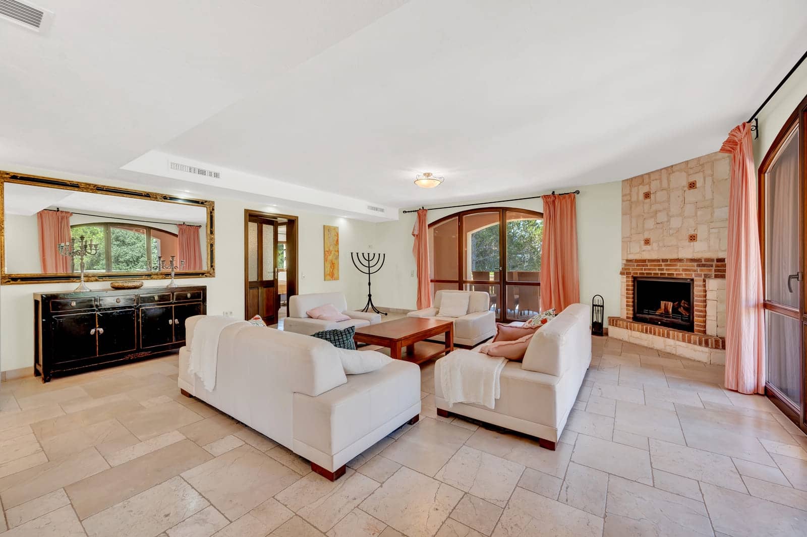 Finca/Casa Rural de 5 habitaciones en Santa María del Camí en venta con piscina garaje - 2.995.000 € (Ref: 9074686)