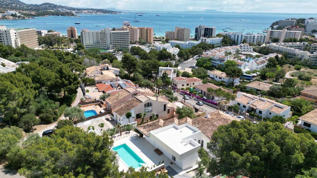 6 soveværelse Villa til salg i Palmanova med swimmingpool garage - € 3.950.000 (Ref: 9074688)