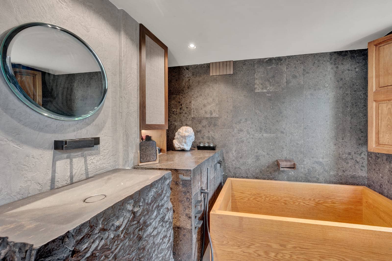 2 bedroom Flat for sale in Palma de Mallorca with pool - € 1,500,000 (Ref: 9081183)