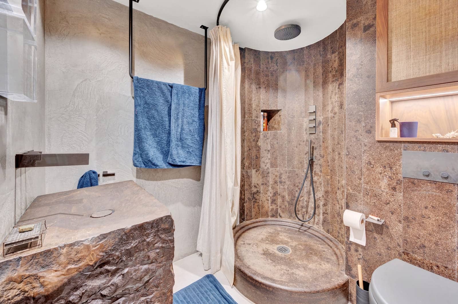 2 bedroom Flat for sale in Palma de Mallorca with pool - € 1,500,000 (Ref: 9081183)