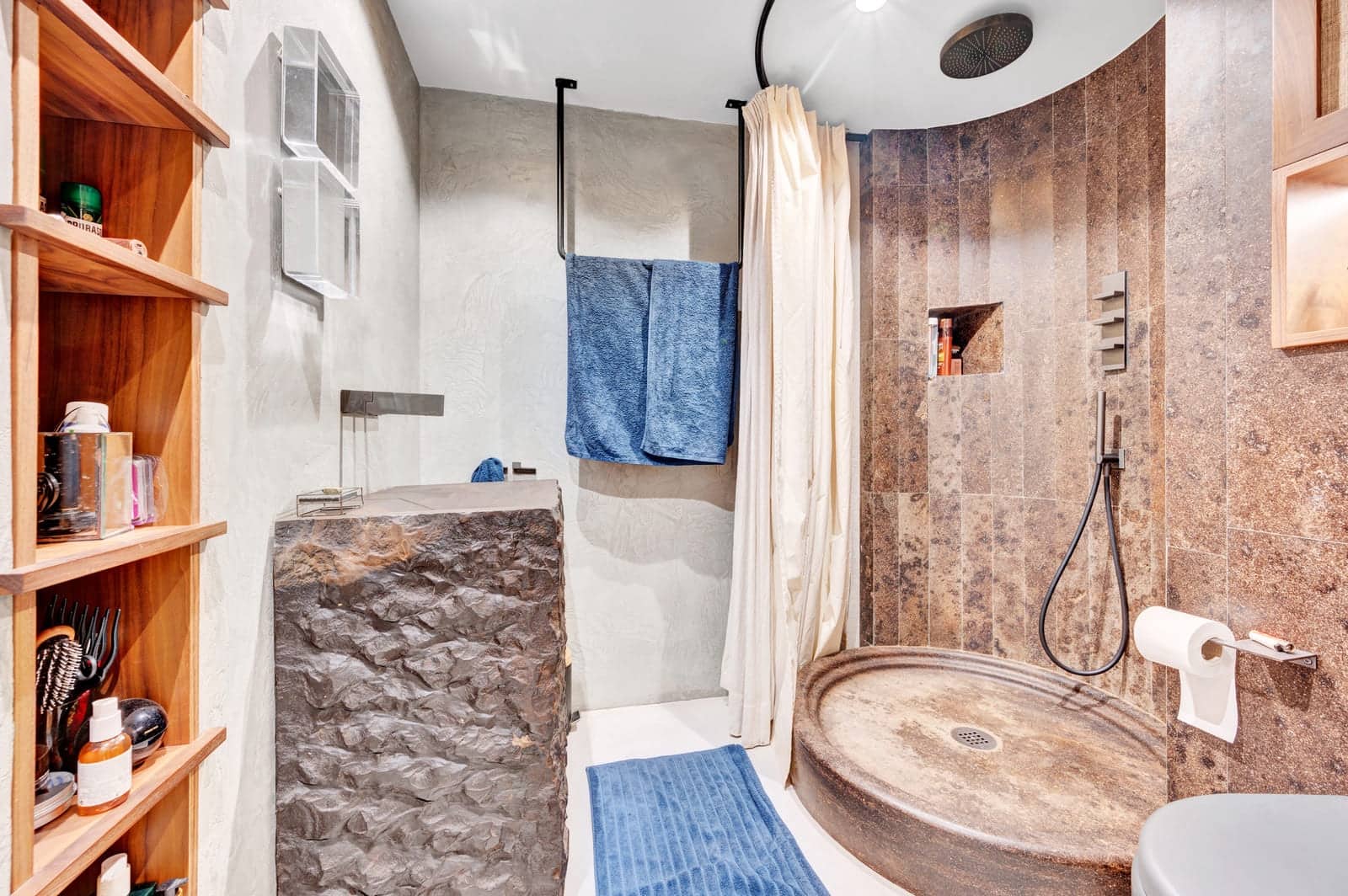 2 bedroom Flat for sale in Palma de Mallorca with pool - € 1,500,000 (Ref: 9081183)