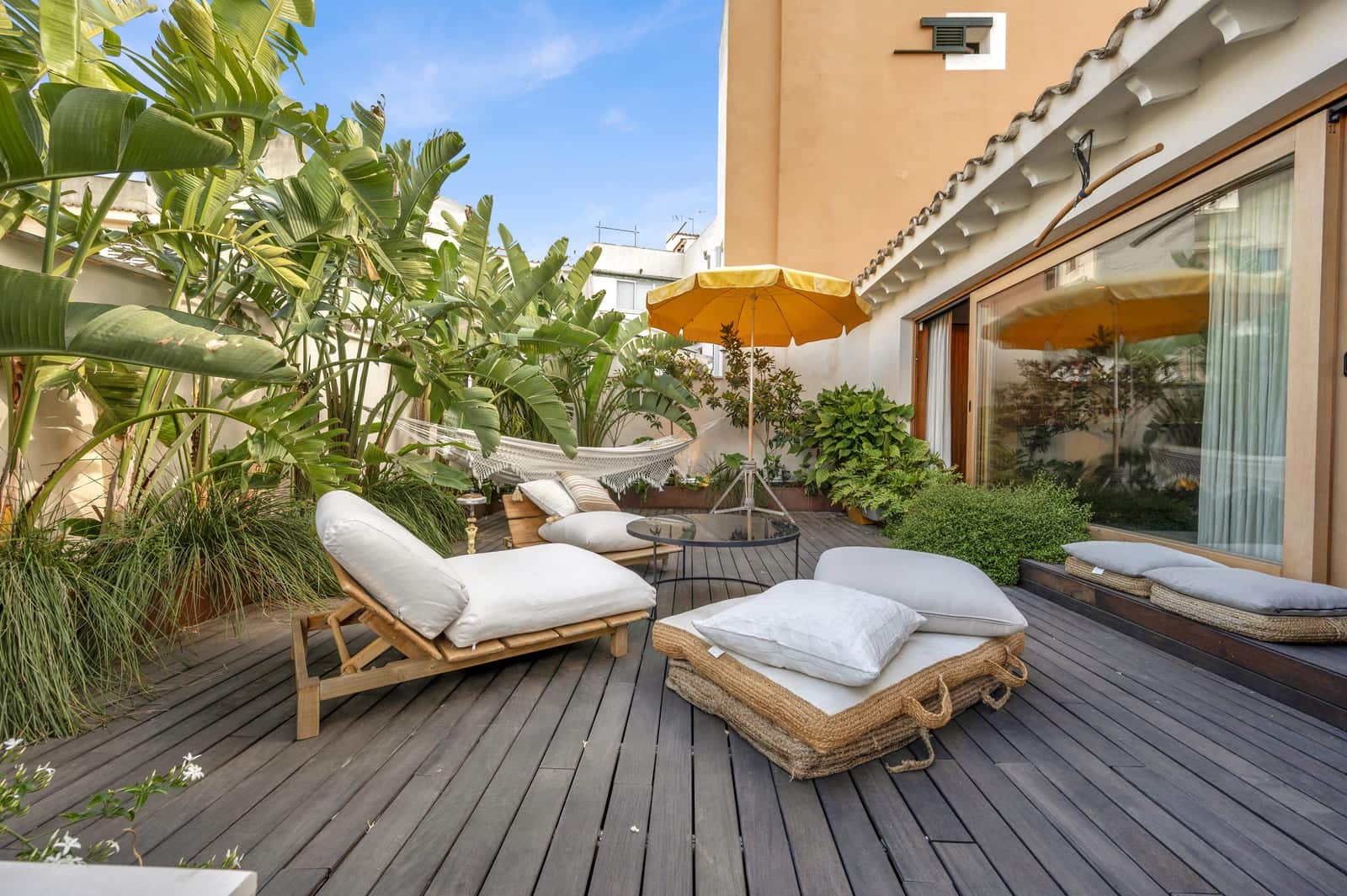 2 bedroom Flat for sale in Palma de Mallorca with pool - € 1,500,000 (Ref: 9081183)