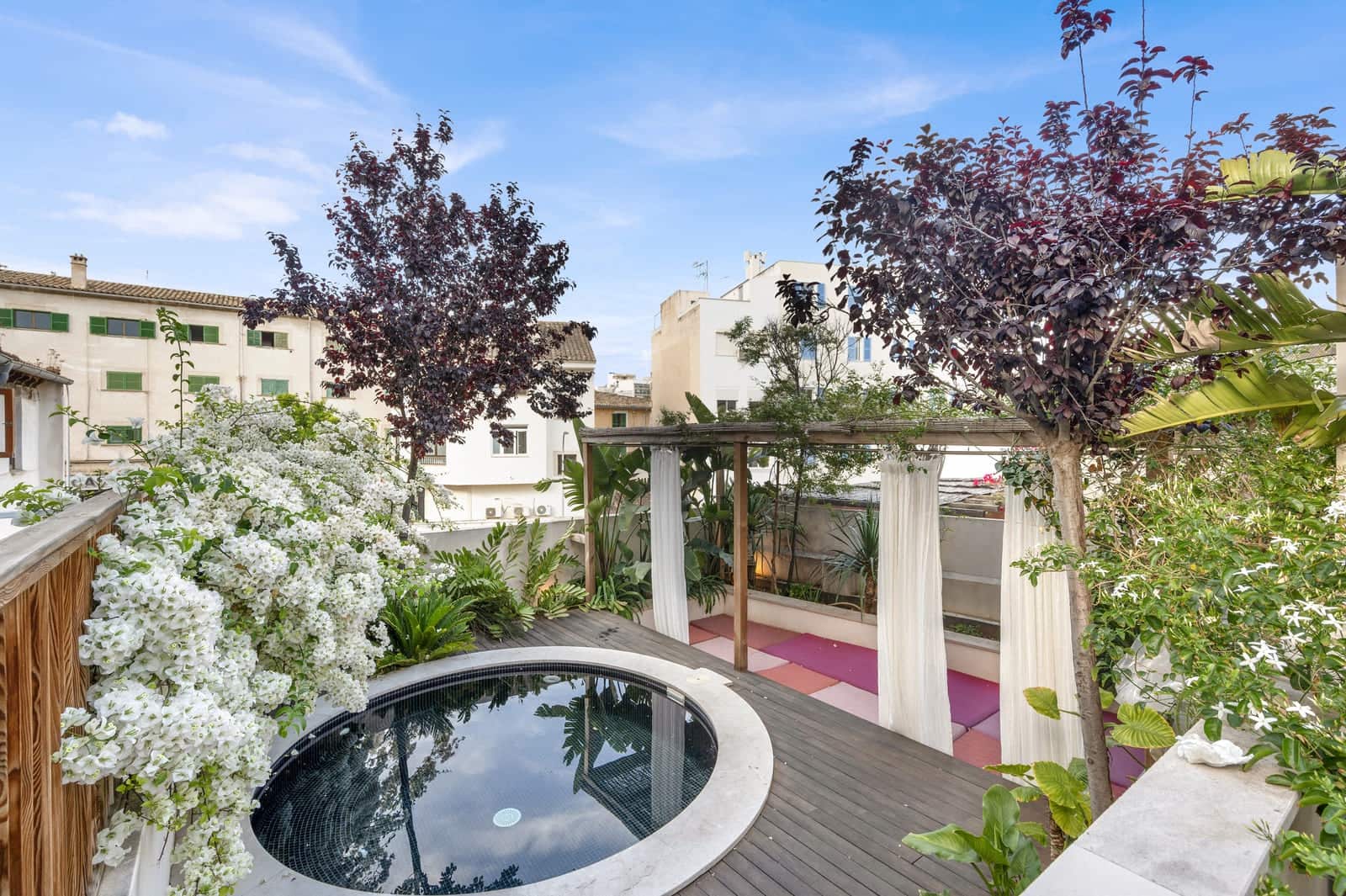 2 bedroom Flat for sale in Palma de Mallorca with pool - € 1,500,000 (Ref: 9081183)