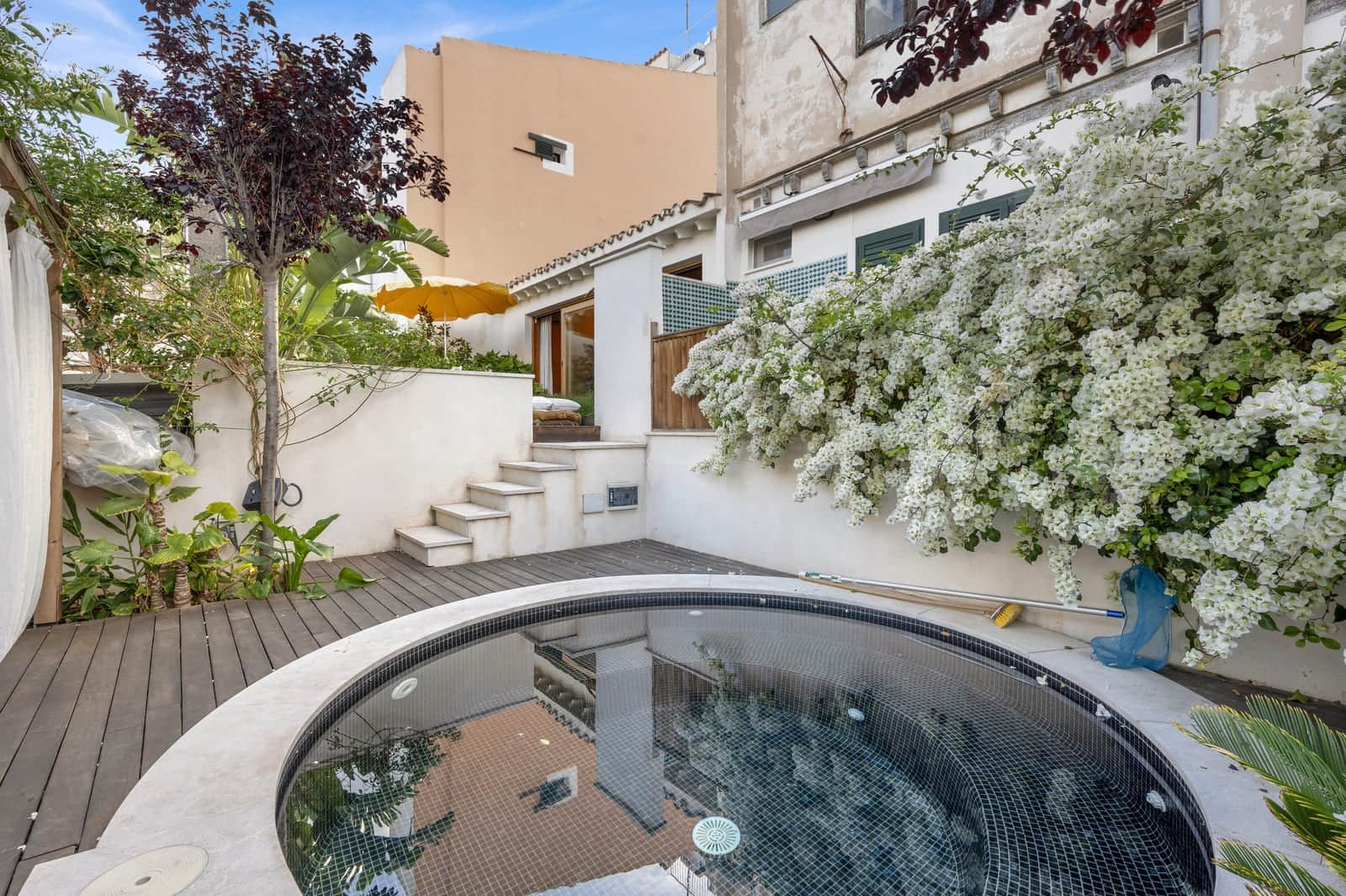 2 bedroom Flat for sale in Palma de Mallorca with pool - € 1,500,000 (Ref: 9081183)