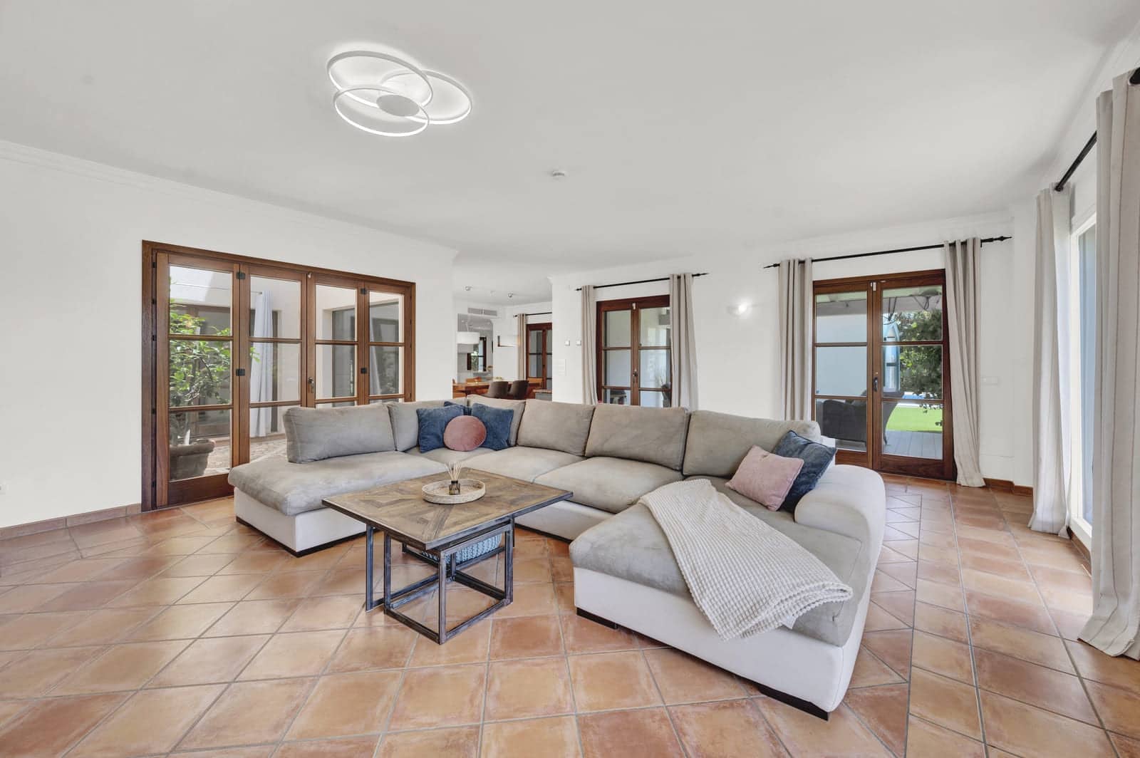 6 soveværelse Villa til salg i Santa Ponsa med swimmingpool garage - € 3.900.000 (Ref: 9104165)