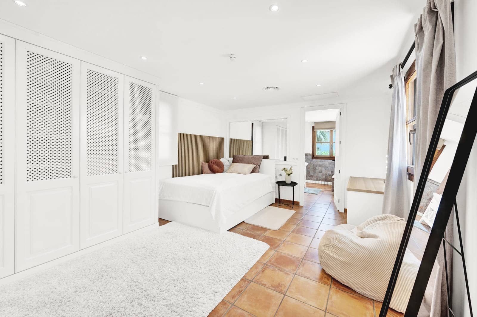 6 soveværelse Villa til salg i Santa Ponsa med swimmingpool garage - € 3.900.000 (Ref: 9104165)