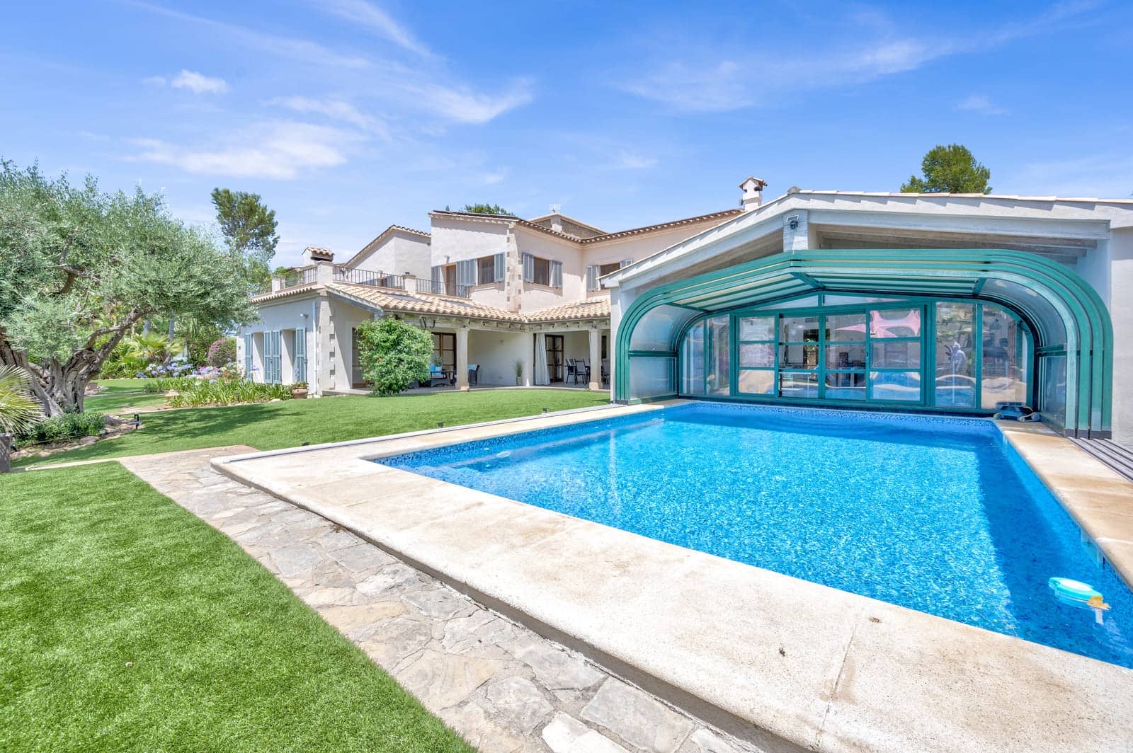 6 soveværelse Villa til salg i Santa Ponsa med swimmingpool garage - € 3.900.000 (Ref: 9104165)