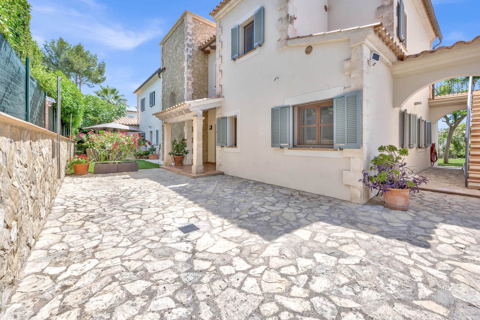 6 soveværelse Villa til salg i Santa Ponsa med swimmingpool garage - € 3.900.000 (Ref: 9104165)
