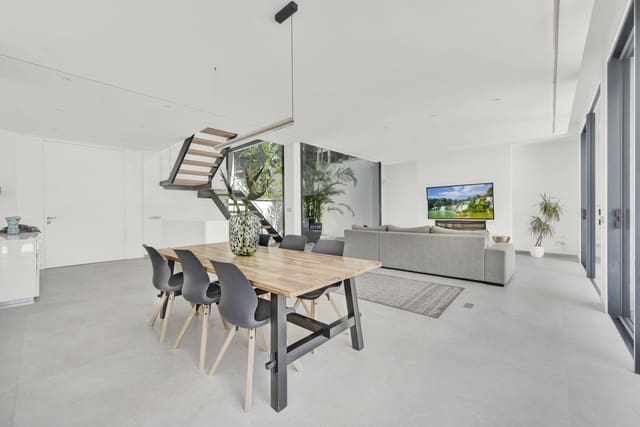 Chalet de 4 habitaciones en Bendinat, Calvià en alquiler con piscina garaje - 15.000 € (Ref: 9145128)