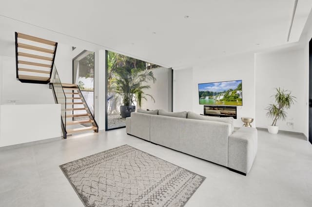 Chalet de 4 habitaciones en Bendinat, Calvià en alquiler con piscina garaje - 15.000 € (Ref: 9145128)