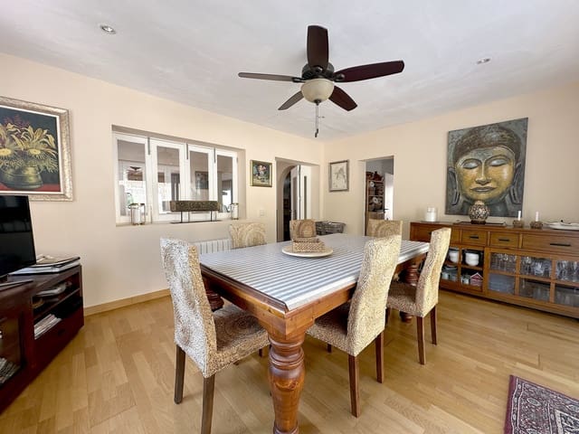 4 bedroom Villa for sale in Costa d'en Blanes, Calvià with pool garage - € 2,250,000 (Ref: 9165427)