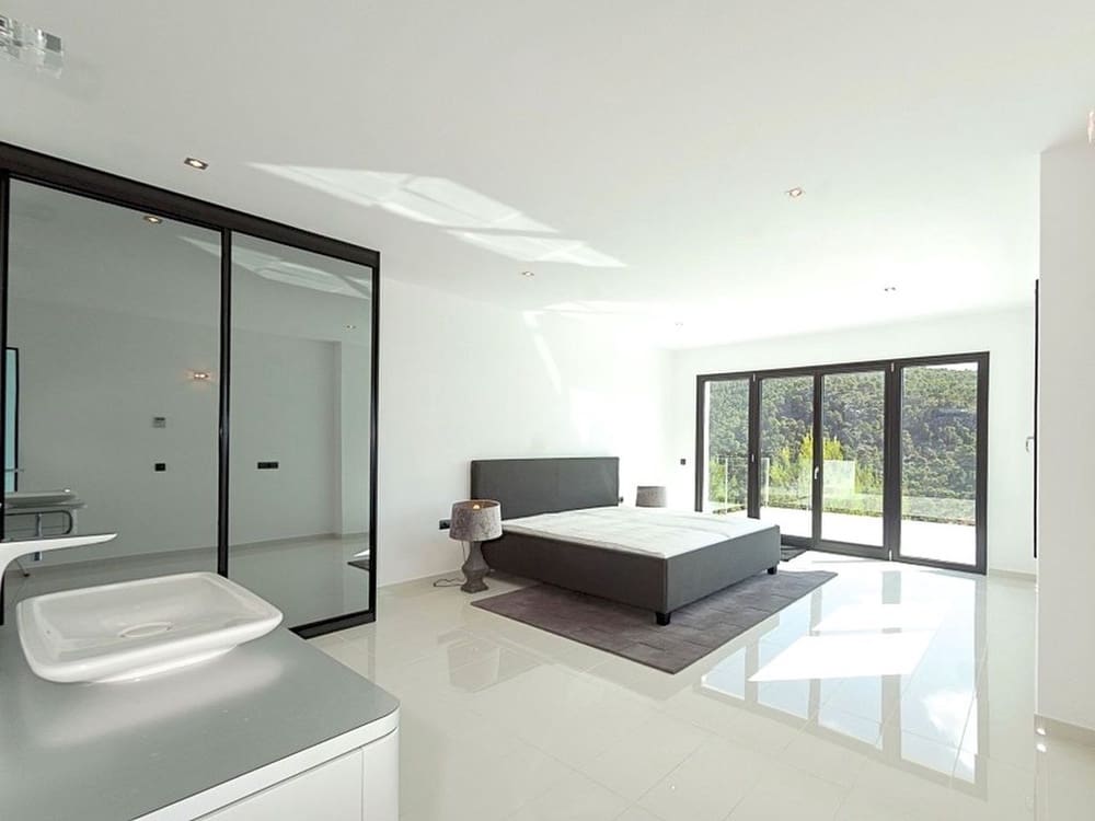 4 slaapkamer Villa te huur in Costa d'en Blanes met zwembad garage - € 8.000 (Ref: 9200154)