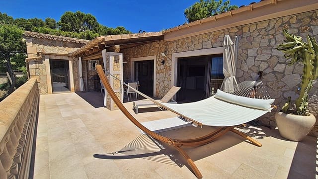 4 soveværelse Villa til salg i Costa de la Calma, Calvià med swimmingpool garage - € 2.490.000 (Ref: 9302832)