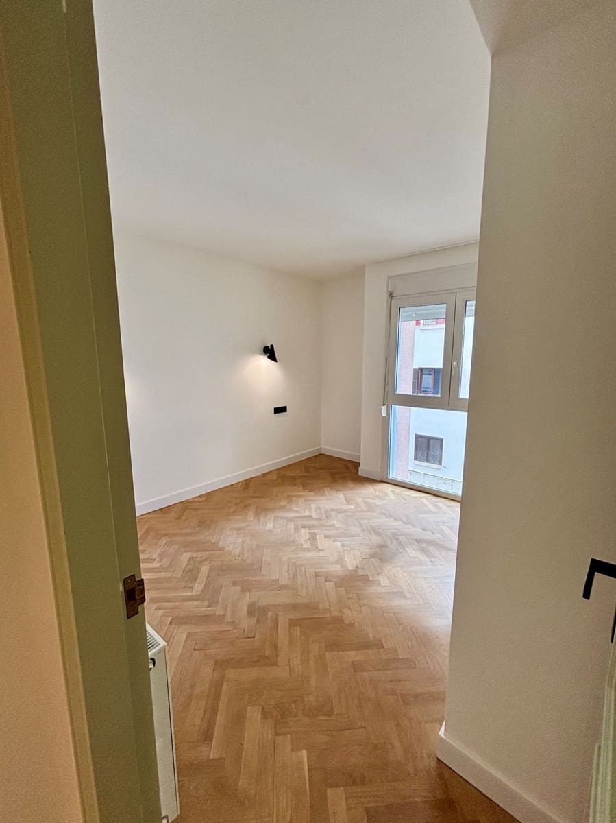 3 soveværelse Lejlighed til leje i Palma de Mallorca med swimmingpool garage - € 4.700 (Ref: 9312177)