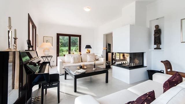 4 soveværelse Finca/Landehus til salg i Artà med swimmingpool garage - € 1.675.000 (Ref: 9317036)