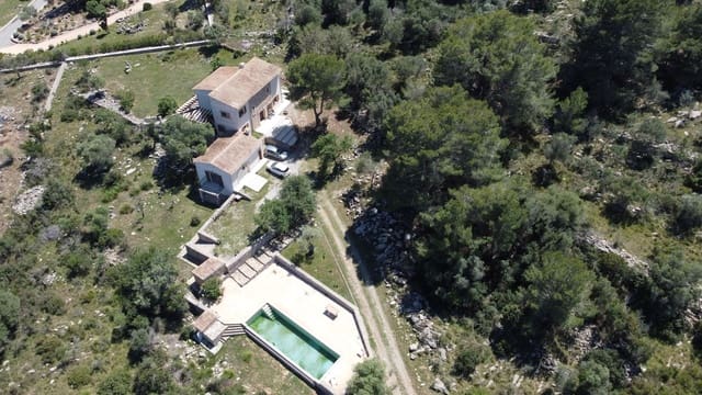 4 soveværelse Finca/Landehus til salg i Artà med swimmingpool garage - € 1.675.000 (Ref: 9317036)