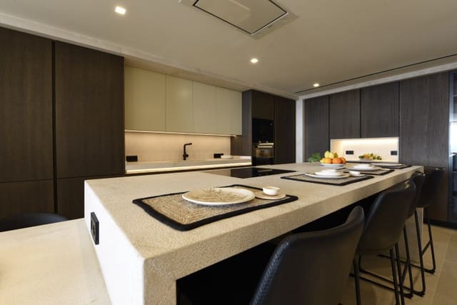 4 bedroom Flat for rent in Santa Ponsa, Calvià with pool garage - € 7,000 (Ref: 9334231)