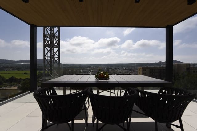 4 bedroom Flat for rent in Santa Ponsa, Calvià with pool garage - € 7,000 (Ref: 9334231)