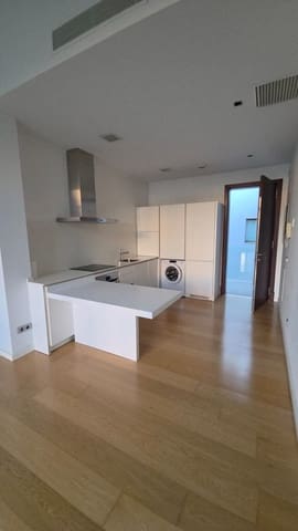 1 bedroom Flat for rent in Cort, Palma de Mallorca with garage - € 1,500 (Ref: 9340397)