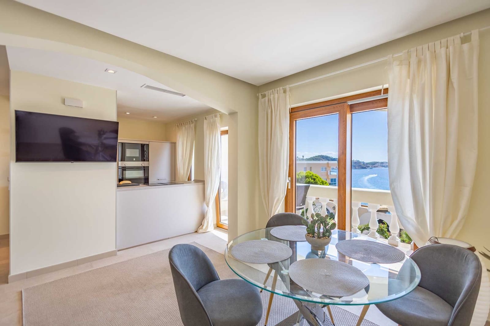 1 slaapkamer Flat te koop in Peguera / Paguera met zwembad - € 790.000 (Ref: 9348733)