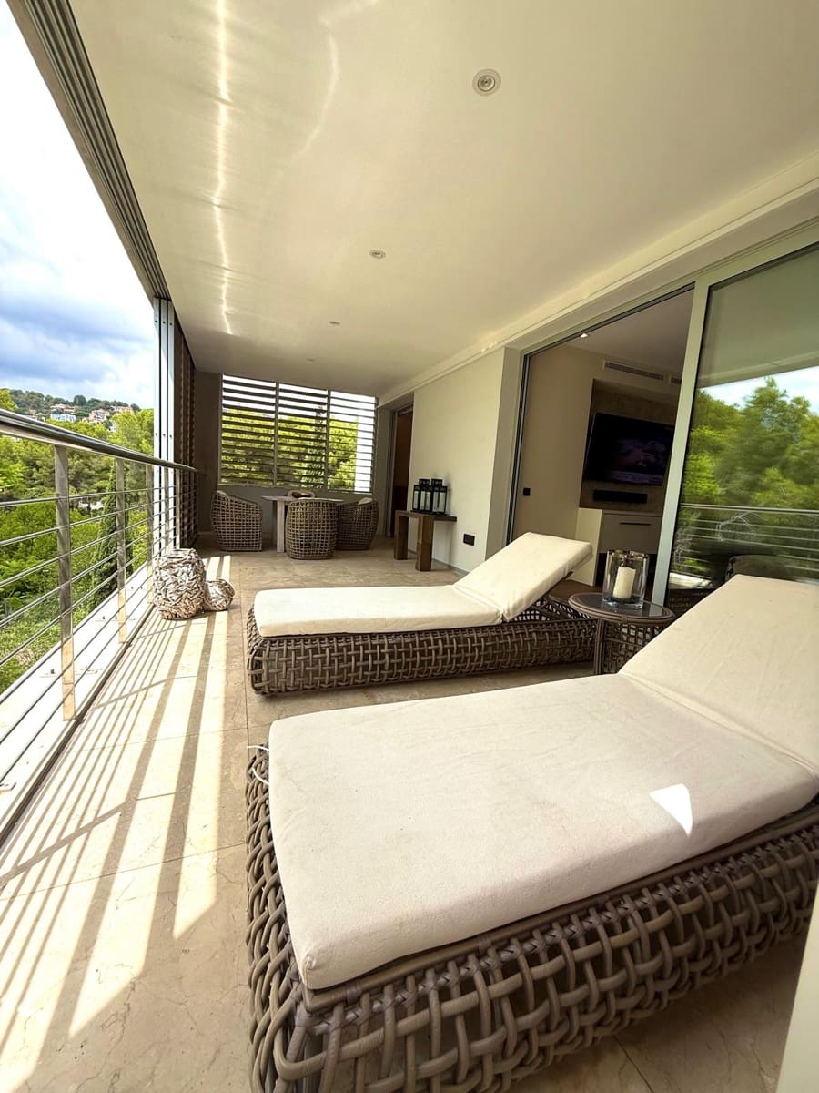 3 bedroom Penthouse for sale in Bendinat with pool garage - € 2,250,000 (Ref: 9400213)