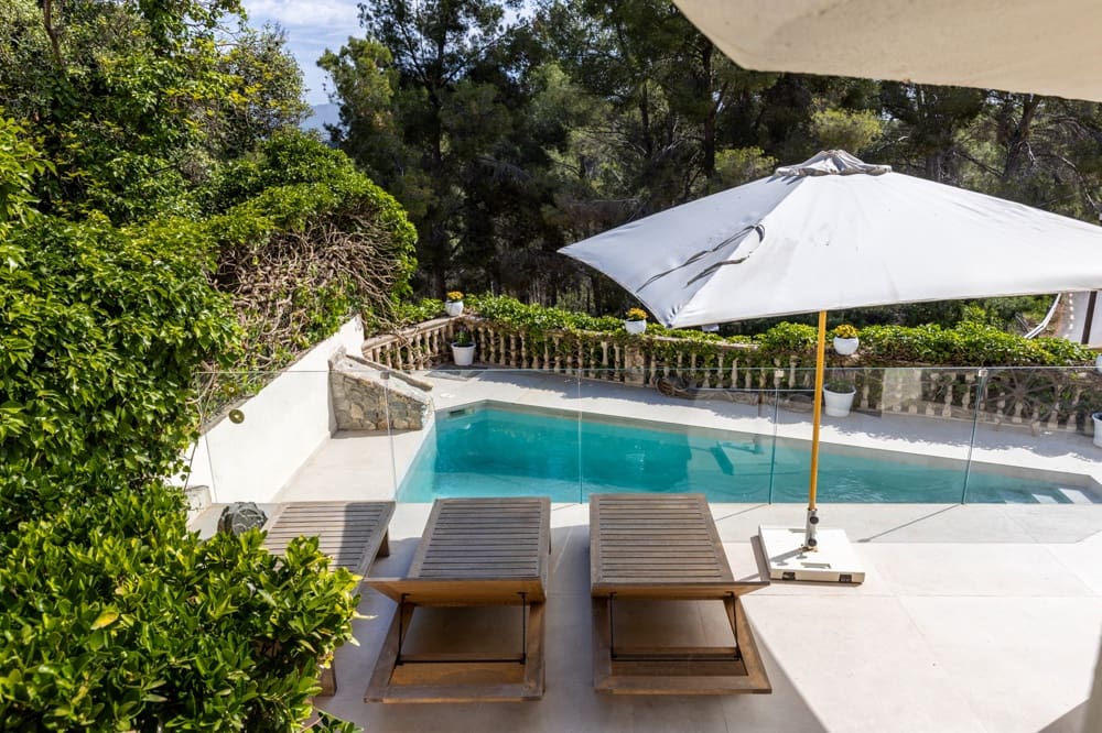 4 bedroom Villa for sale in Genova with pool garage - € 2,300,000 (Ref: 9400214)