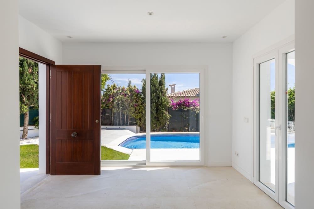 3 bedroom Villa for sale in Genova with pool garage - € 3,200,000 (Ref: 9400217)