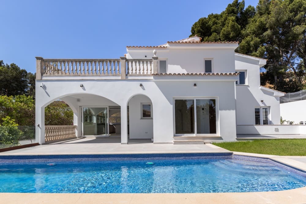 3 bedroom Villa for sale in Genova with pool garage - € 3,200,000 (Ref: 9400217)