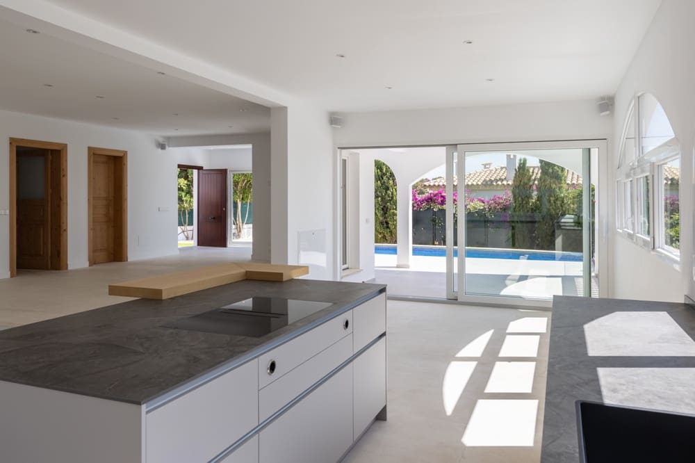 3 bedroom Villa for sale in Genova with pool garage - € 3,200,000 (Ref: 9400217)