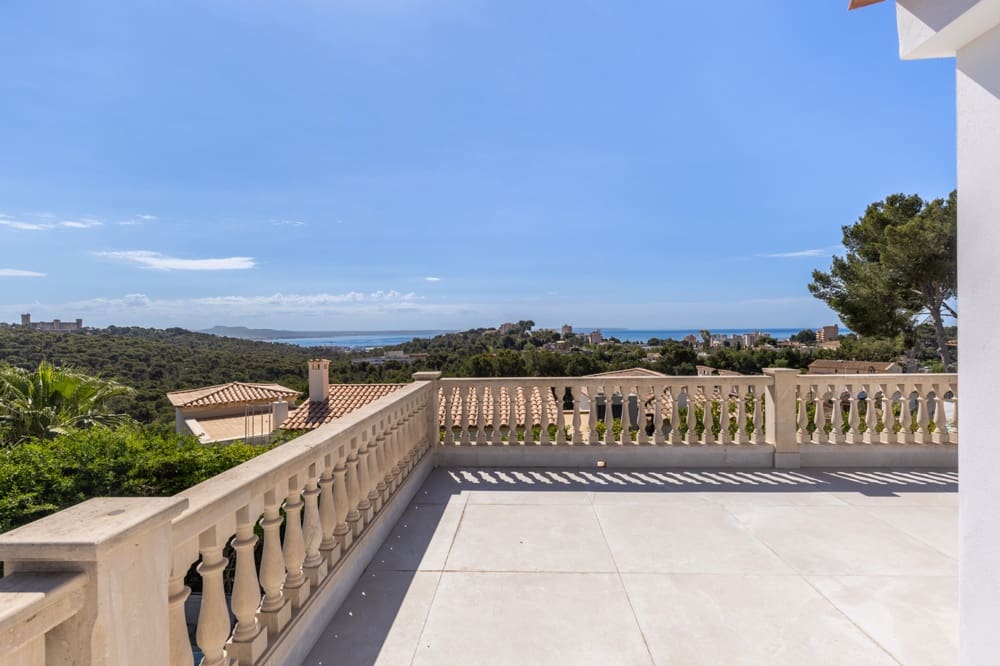 3 bedroom Villa for sale in Genova with pool garage - € 3,200,000 (Ref: 9400217)