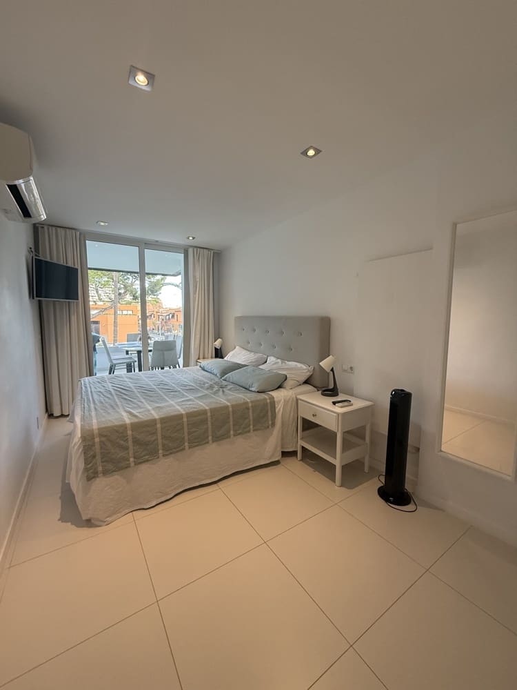 3 bedroom Flat for sale in Portals Nous with pool - € 749,000 (Ref: 9400218)