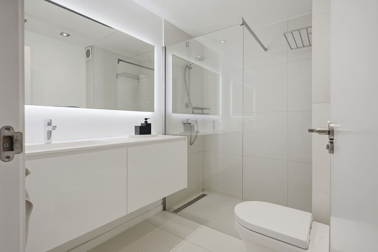 3 bedroom Flat for sale in Portals Nous with pool - € 749,000 (Ref: 9400218)