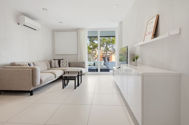 Piso de 3 habitaciones en Portals Nous, Calvià en venta con piscina - 749.000 € (Ref: 9400218)