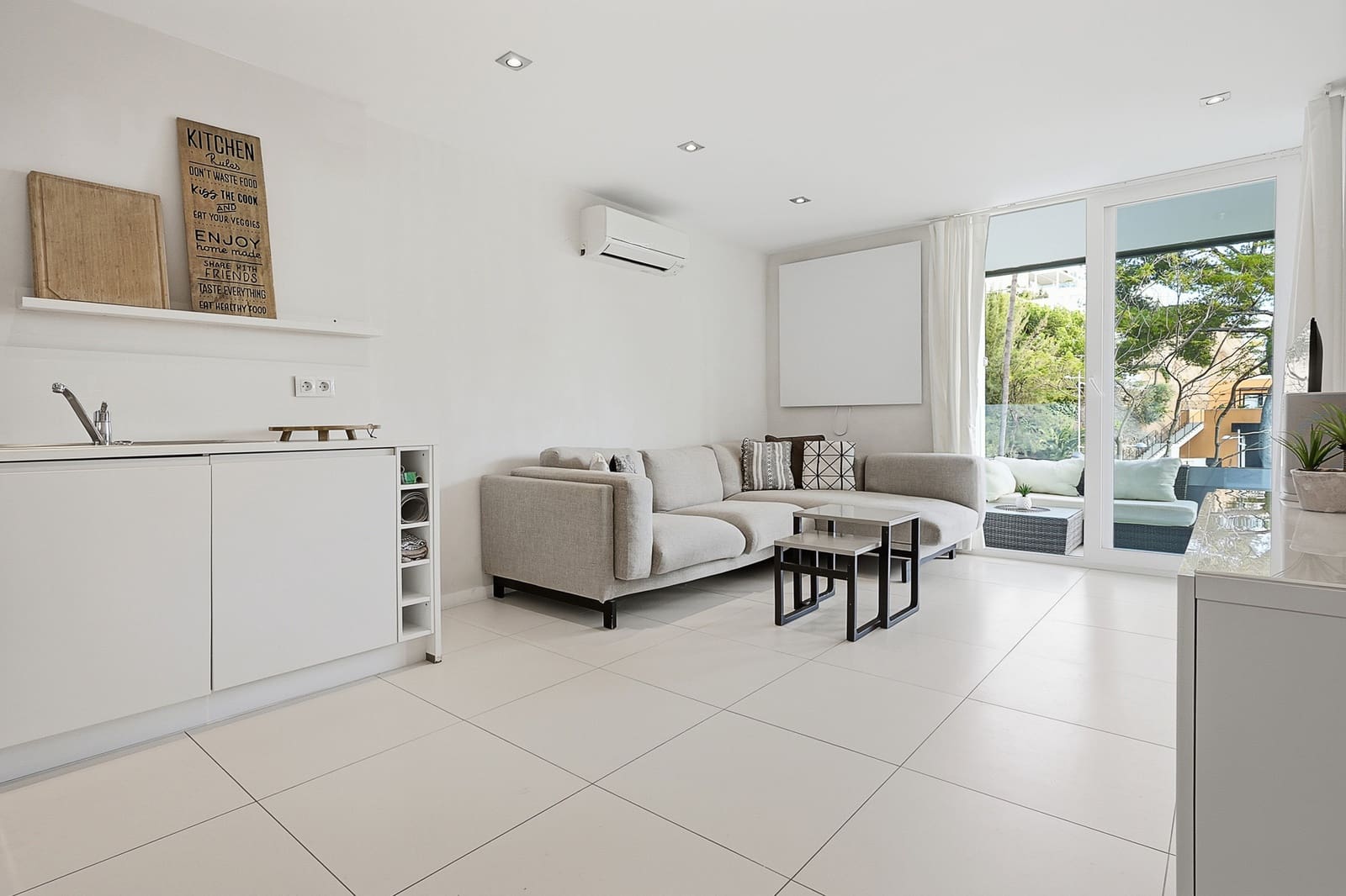 3 bedroom Flat for sale in Portals Nous with pool - € 749,000 (Ref: 9400218)